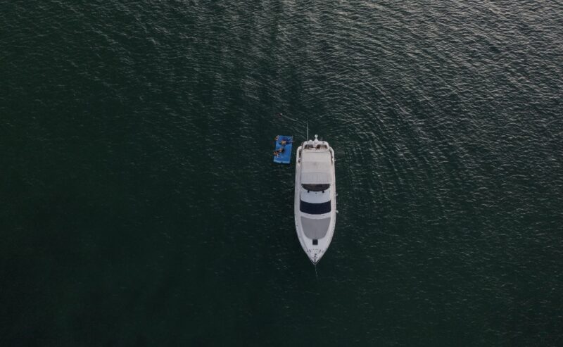 50ft Azimut available in Miami with 1 Jet Ski included for one hrs. - Image 14